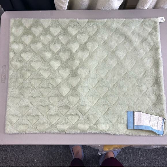 Pottery Barn Fluffy Green Fur Sham Std Pillowcase Pillow Cover Hearts Accent NEW - Picture 2 of 5